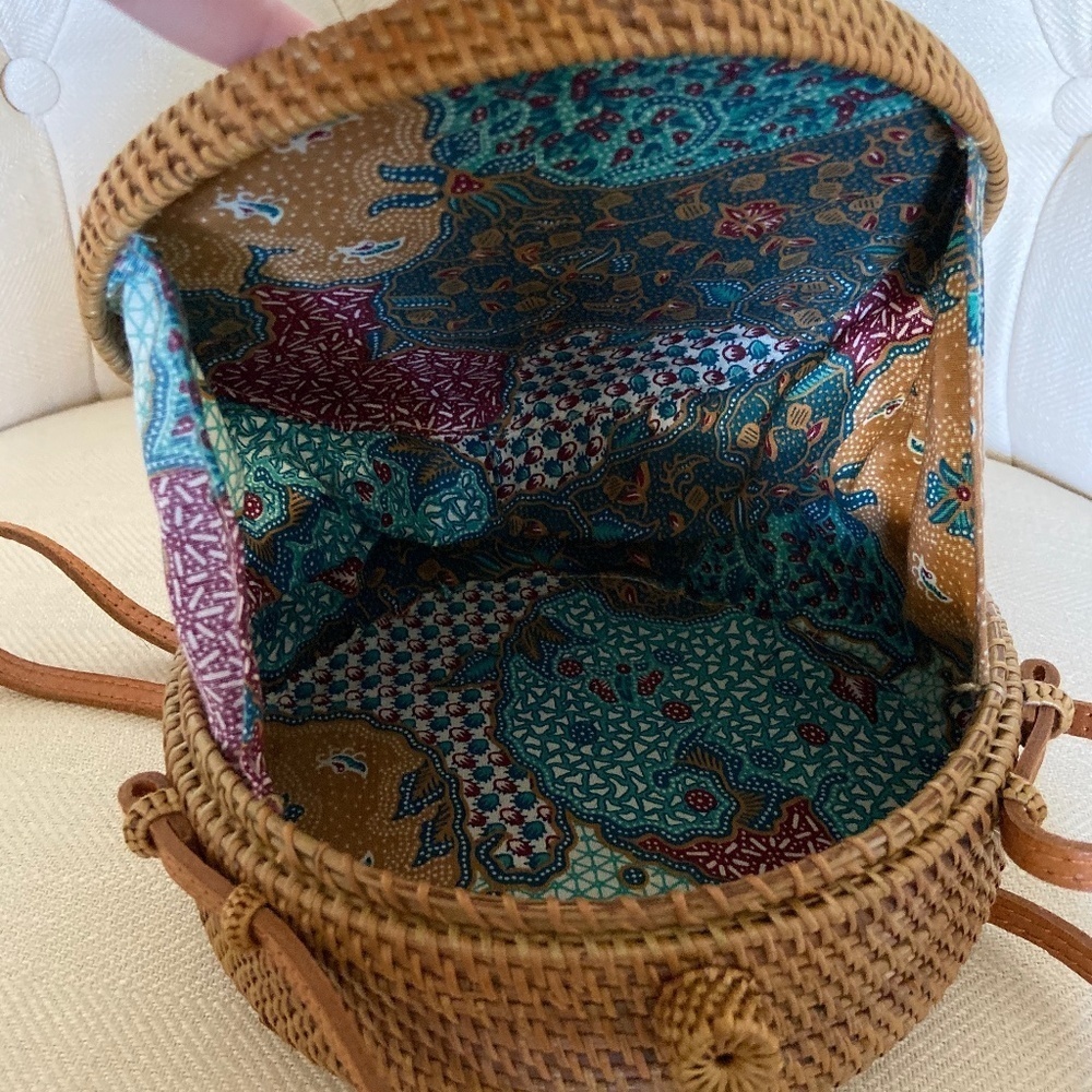 Rattan Canteen Crossbody Bag - Picture 5 of 7